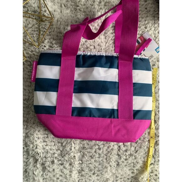 Microban Insulated Tote *Final Price*
12.5 x 5.5 x 9.75 - Picture 3 of 5